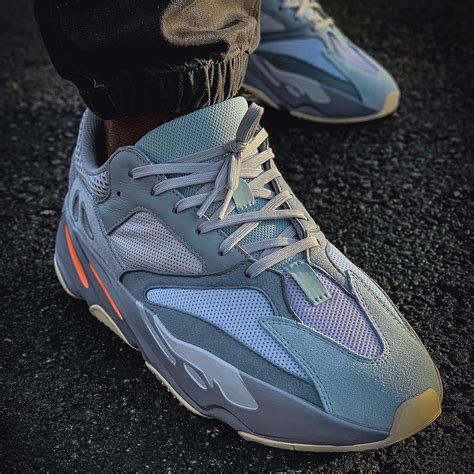 FV9922 Adidas YEEZY BOOST 700 “Inertia” 椰子新配色 